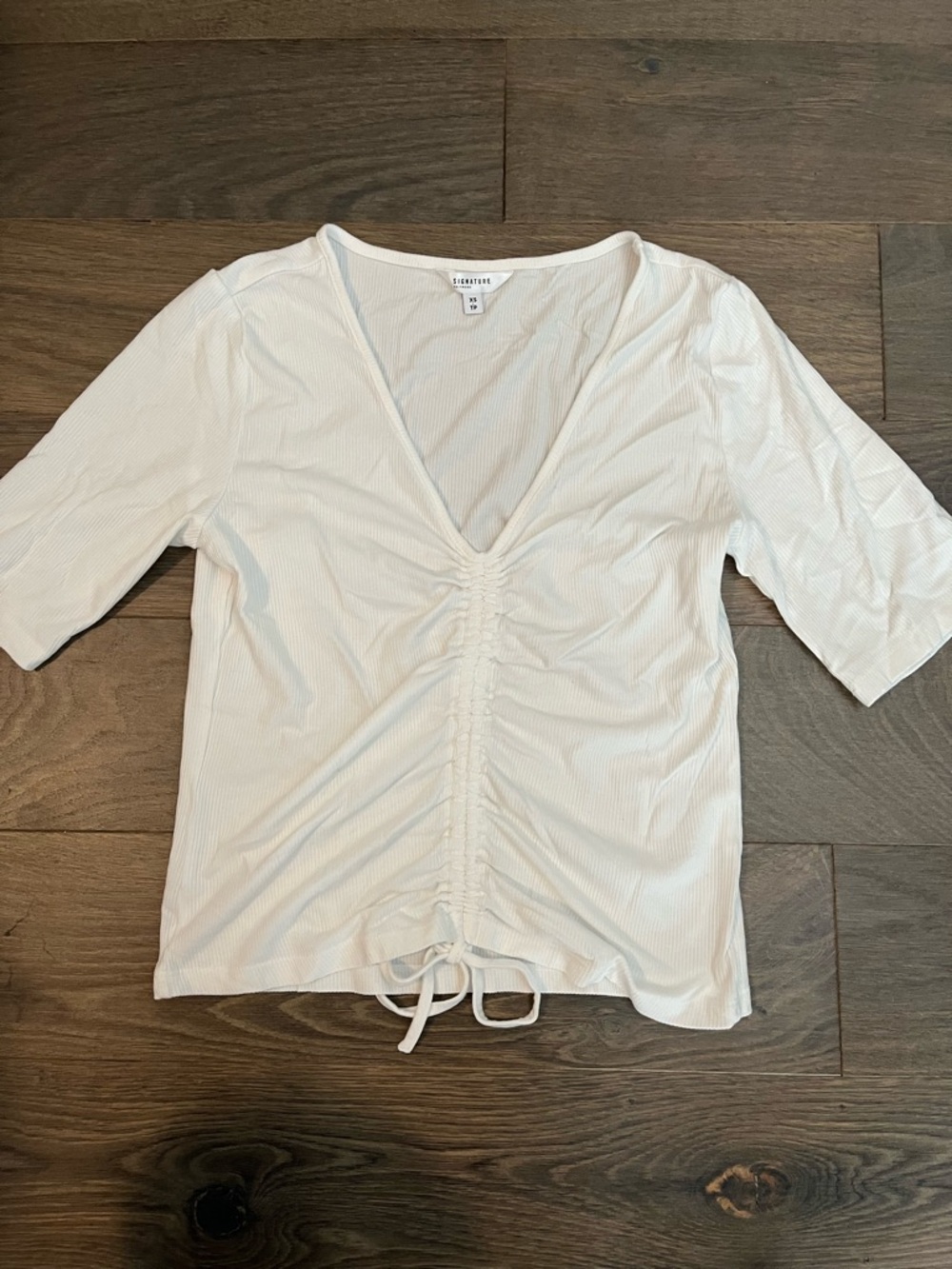 Reitmans White Short Sleeve Tee Trio with Ruched V-Neck and Eyelet Details - Picture 2 of 7